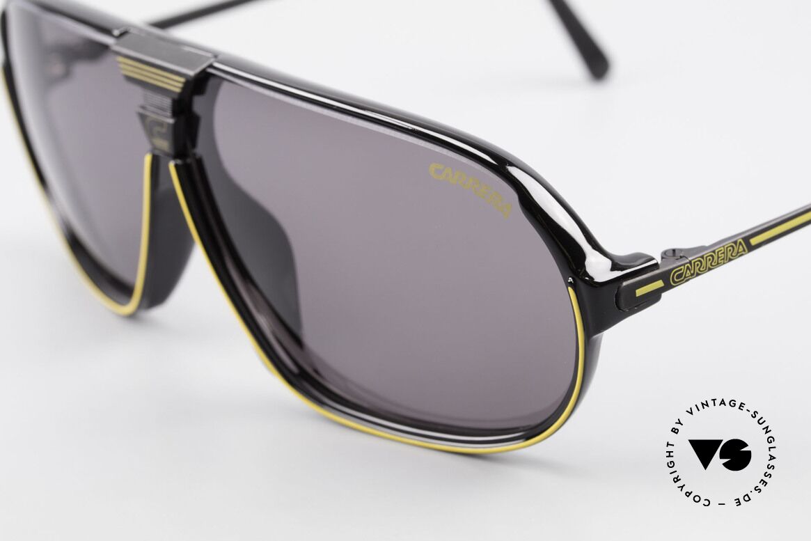 Carrera 5416 80er Sportsonnenbrille Optyl, 1x solid-grau sowie 1x solid-grün; 100% UV Schutz, Passend für Herren