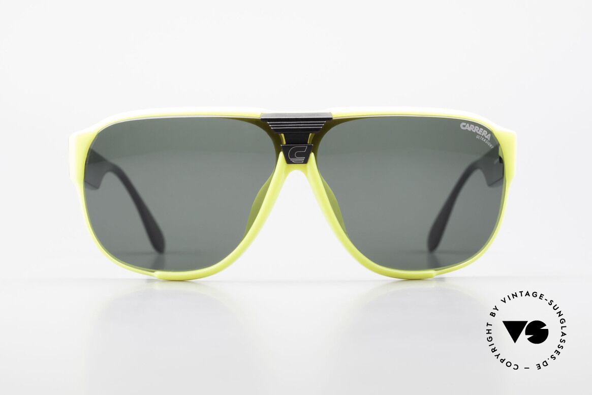 Carrera 5431 80er Sportsonnenbrille Alpin, ultraleichter Rahmen aus genialem Optyl-Material, Passend für Herren