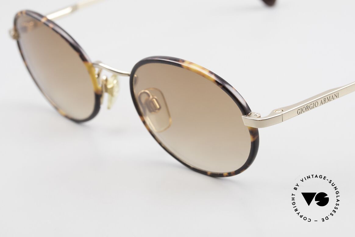 Giorgio Armani 235 Ovale Vintage Sonnenbrille, einfach nur stylisch und in absoluter Spitzen-Qualität, Passend für Herren und Damen