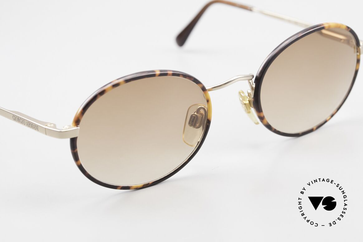 Giorgio Armani 235 Ovale Vintage Sonnenbrille, ungetragen (wie alle unsere 80er Jahre DesignKlassiker), Passend für Herren und Damen