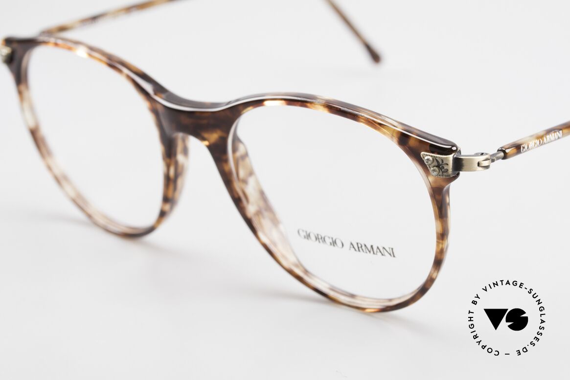Giorgio Armani 330 Echte Vintage Brille Unisex, der Rahmen kann natürlich beliebig verglast werden, Passend für Herren und Damen