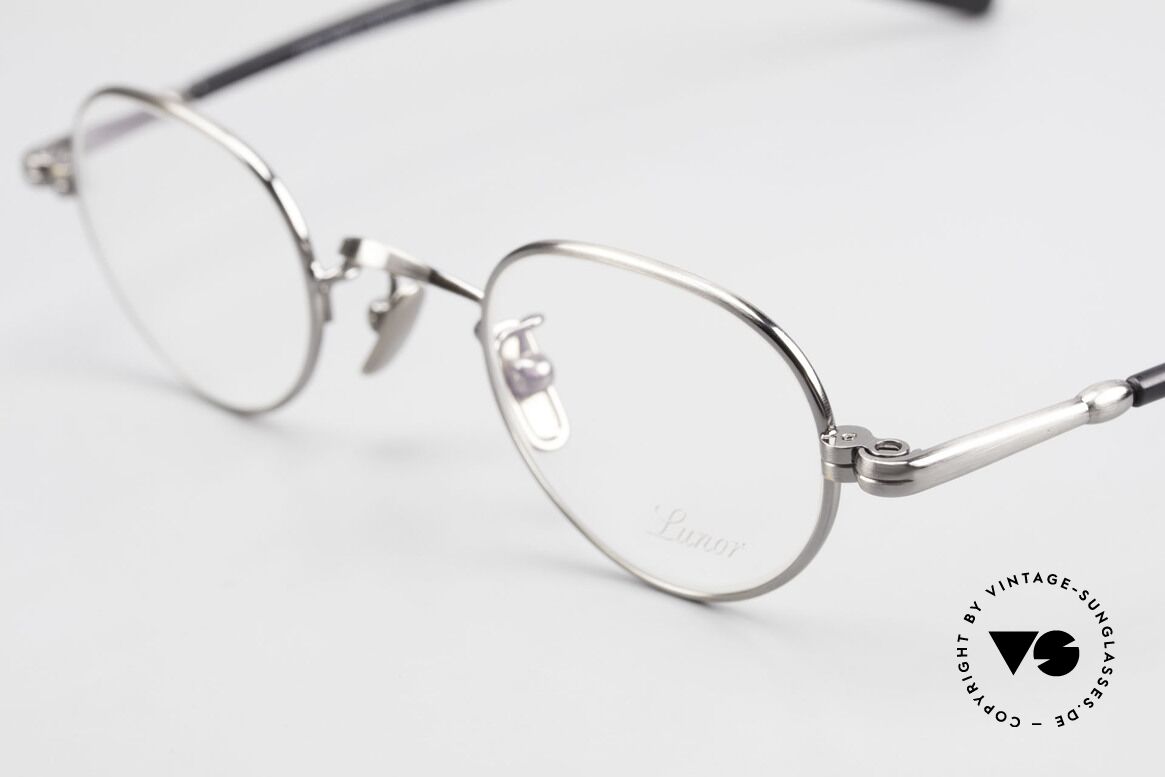 Lunor VA 103 Alte Lunor Brille True Vintage, Model VA 103: Bügel aus einer Acetat-Metallkombi, Passend für Herren und Damen