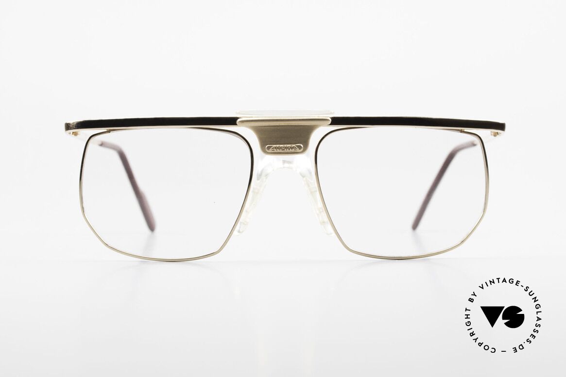 Alpina PSO 905 Vintage Brille Mit Sattelsteg, vergoldete Fassung mit sehr markantem Sattelsteg, Passend für Herren