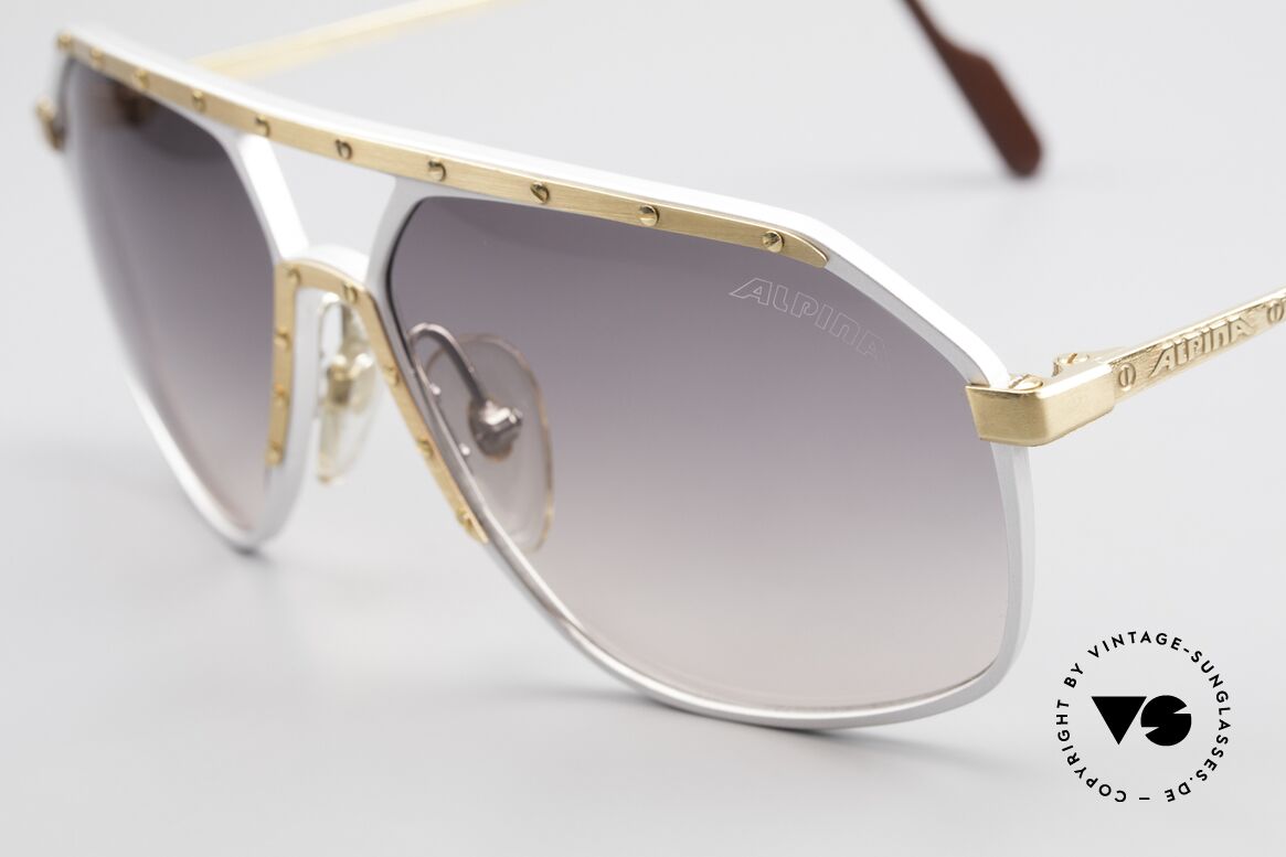 Alpina M6 Vintage Brille Par Excellence, silber mit goldener Blende und goldenen Schrauben, Passend für Herren und Damen