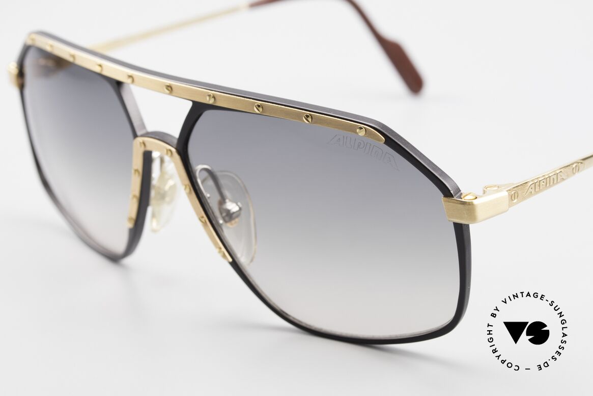 Alpina M6 True Vintage Sonnenbrille 80er, schwarz/gold: goldene Blende & goldene Schrauben, Passend für Herren und Damen