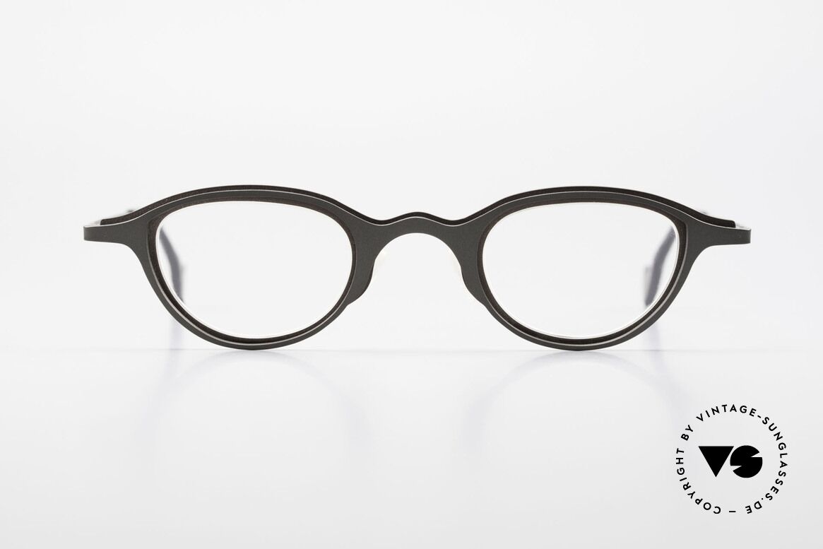 Theo Belgium Uno Zauberhafte Damenbrille 90er, sehr interessante 90er Theo Belgium vintage Damenbrille, Passend für Damen