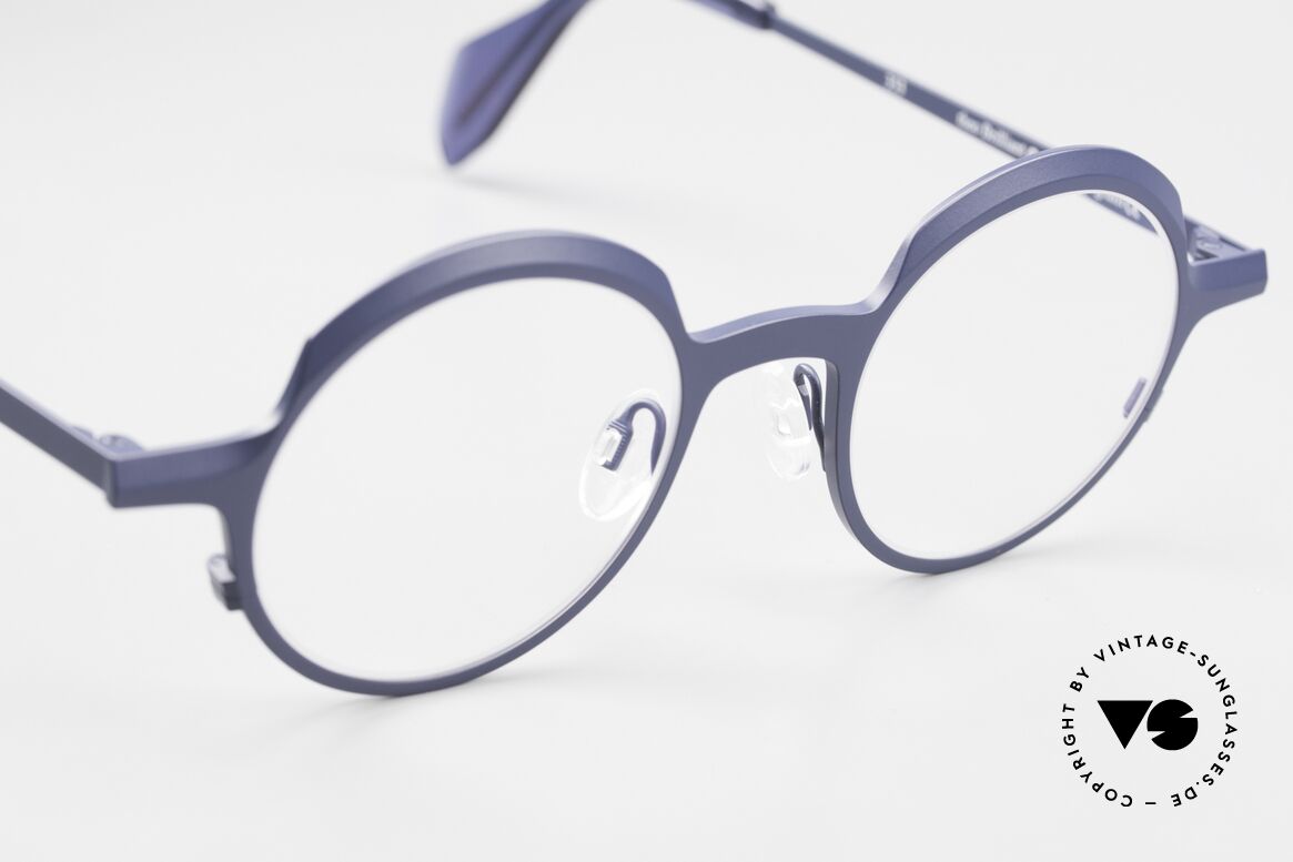 Theo Belgium Brilliant Runde Designerbrille Titan, ungetragen (wie alle unsere vintage Theo Brillen), Passend für Herren und Damen