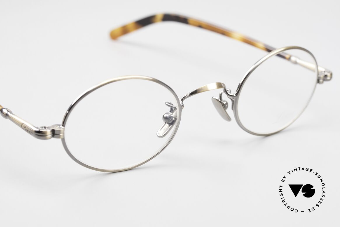 Lunor VA 100 Ovale Lunor Brille Antik Gold, eine ovale Fassung mit Nasenpads aus reinem Titan, Passend für Herren und Damen