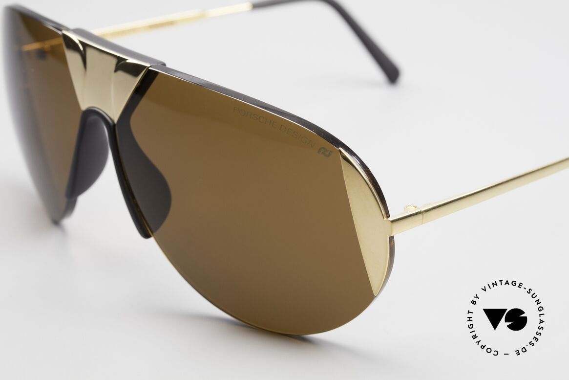 Porsche 5636 90er Aviator Sonnenbrille, die Linsen sind ein integrales Rahmenelement, Passend für Herren