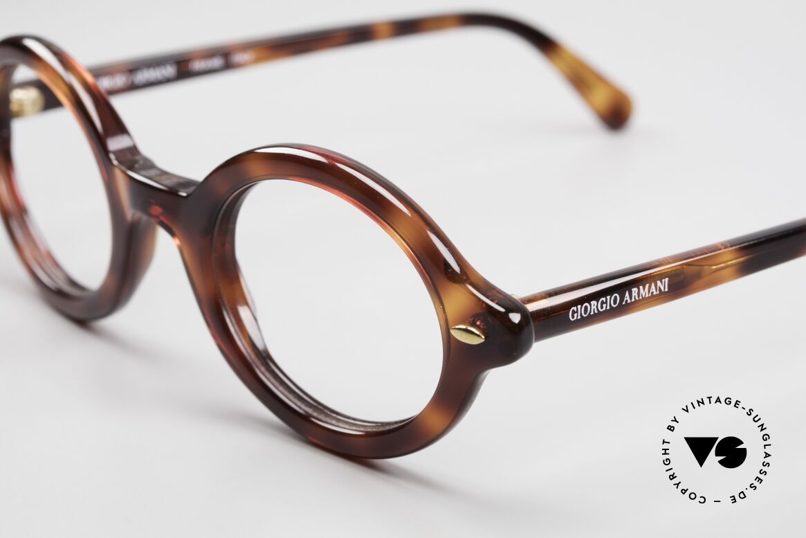 Giorgio Armani 423 Kleine Ovale 90er Brille, ungetragen (wie all unsere 90er Jahre DesignKlassiker), Passend für Herren und Damen