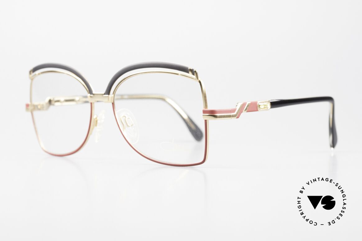 Cazal 240 Alte 80er Brille Für Damen, tolle Rahmenkonstruktion in rot, gold, schwarz, Passend für Damen