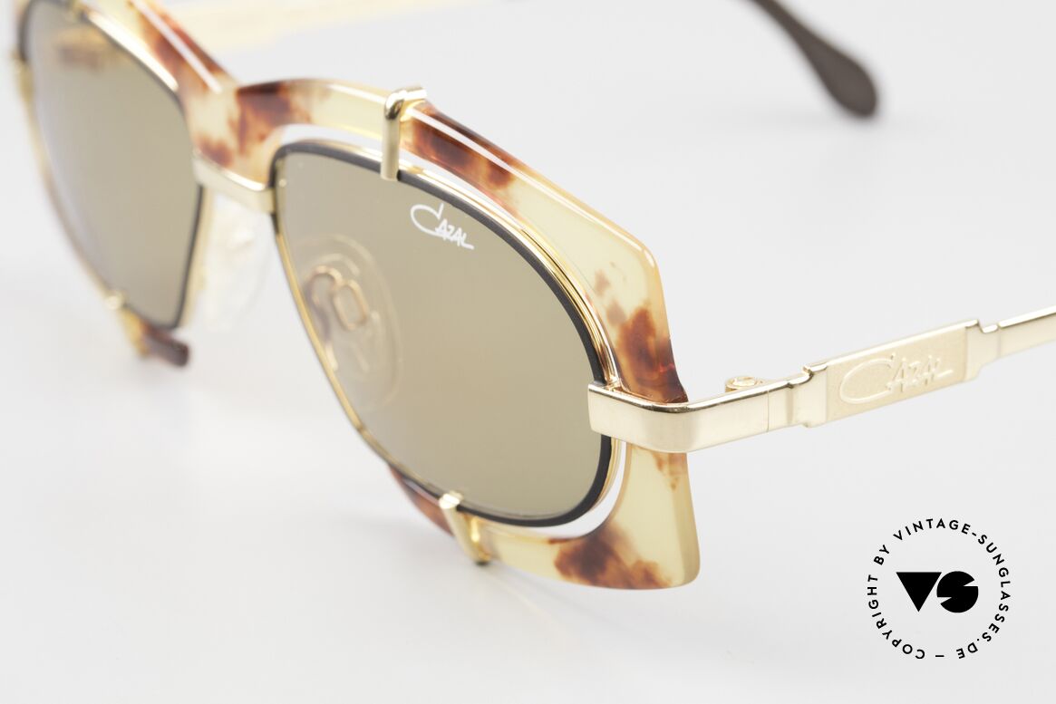 Cazal 872 Außergewöhnliche 90er Brille, daher eine entsprechend beliebte HipHop-Sonnenbrille, Passend für Herren und Damen