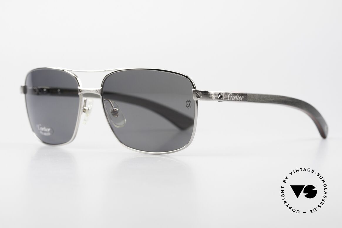 Cartier Santos De Cartier Pilotenbrille Holz Polarized, Mod. T8200783, platin-plattiert, Gr. 57x16x130, Passend für Herren