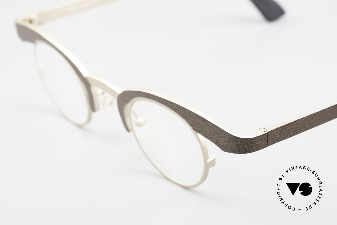 Theo Belgium O Designerbrille Titanium, sehr spezille Form; Rahmen in braun und beige, Passend für Damen