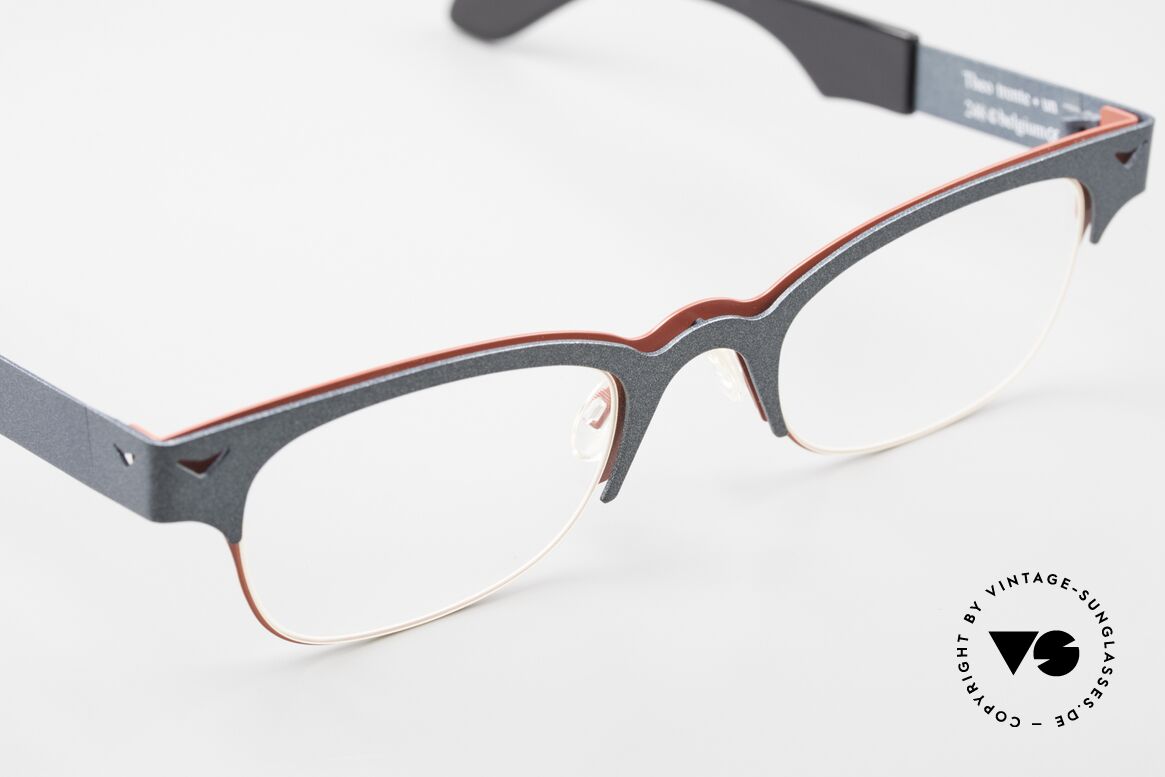 Theo Belgium Trente Unisex Designerbrille, ungetragen; wie alle unsere vintage Theo Brillen, Passend für Herren und Damen