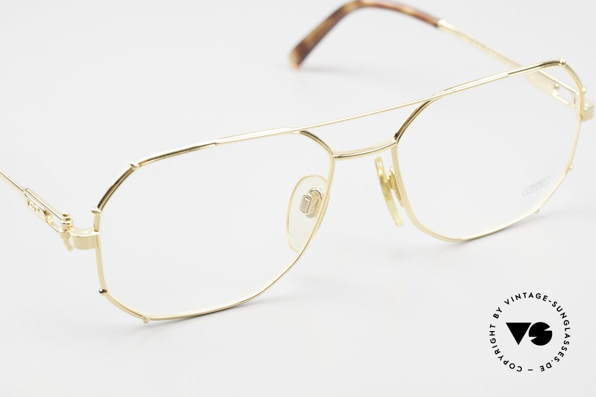 Gerald Genta Gold & Gold 01 Außergewöhnliche Luxusbrille, entsprechend hohe Qualität dieses 1990er Jahre Modells, Passend für Herren