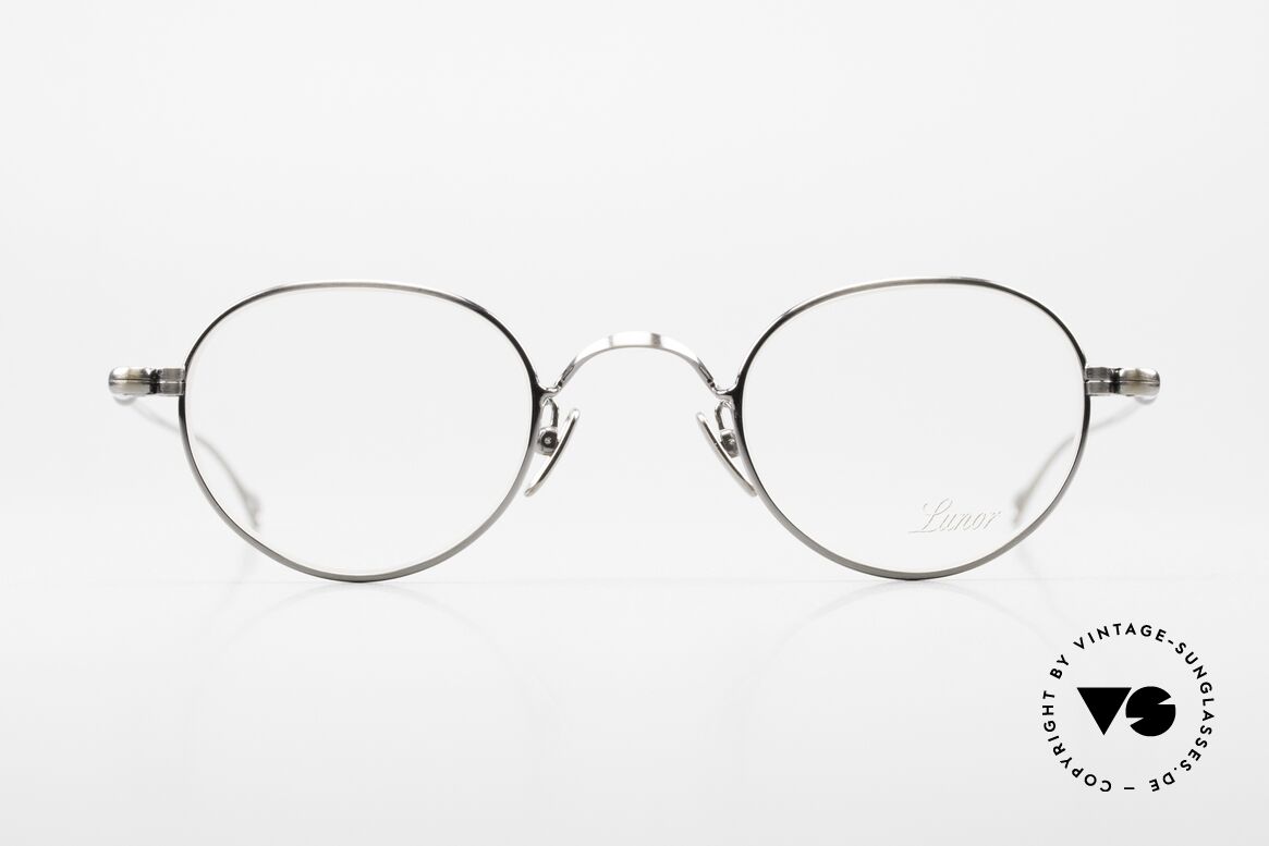 Lunor V 108 Vintage Brille In Antik Metall, ohne große Logos; stattdessen mit zeitloser Eleganz, Passend für Herren