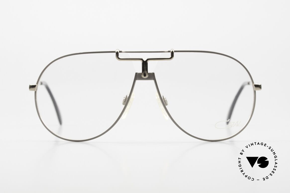 Cazal 731 80er Jahre Titan Fassung, 14 Gramm leichtes Titangestell im Targa-Design, Passend für Herren
