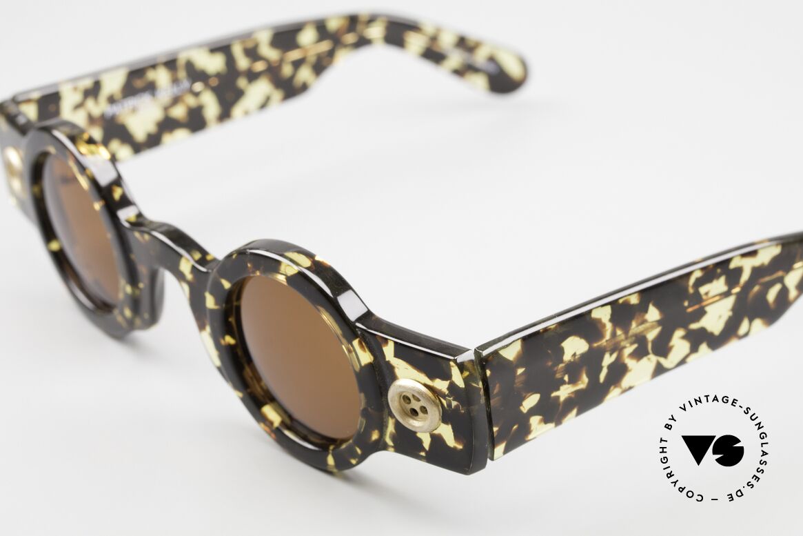 Patrick Kelly Peanut 32 Sonnenbrille Mit Knöpfen, er war der erste Ami der franz. Féd. Haute Couture, Passend für Herren und Damen
