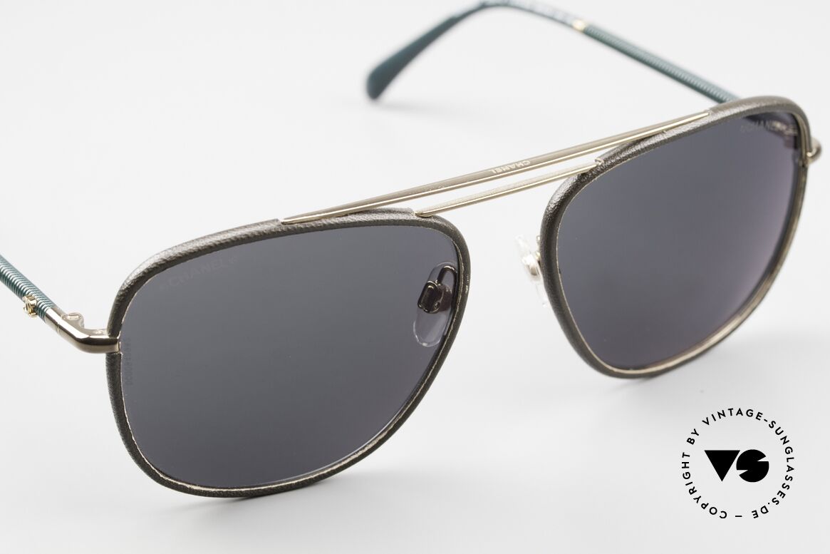 Chanel 4230 Luxus Sonnenbrille Leder, ungetragenes Designerstück mit original Chanel Etui, Passend für Herren und Damen