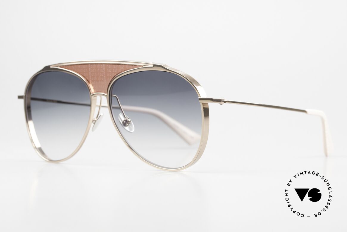 Christian Roth Funker Rosé Gold Titanium Brille, made in Japan Titanium-Rahmen; rosé-gold plattiert, Passend für Herren und Damen