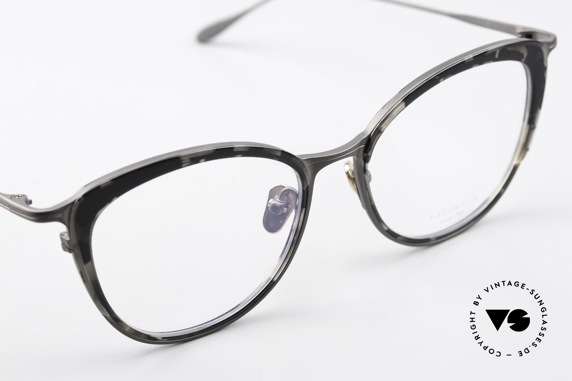 Masunaga Daisy Sehr Elegante Frauen Brille, Präzision & aufwändige Gravuren als Stilmerkmal, Passend für Damen