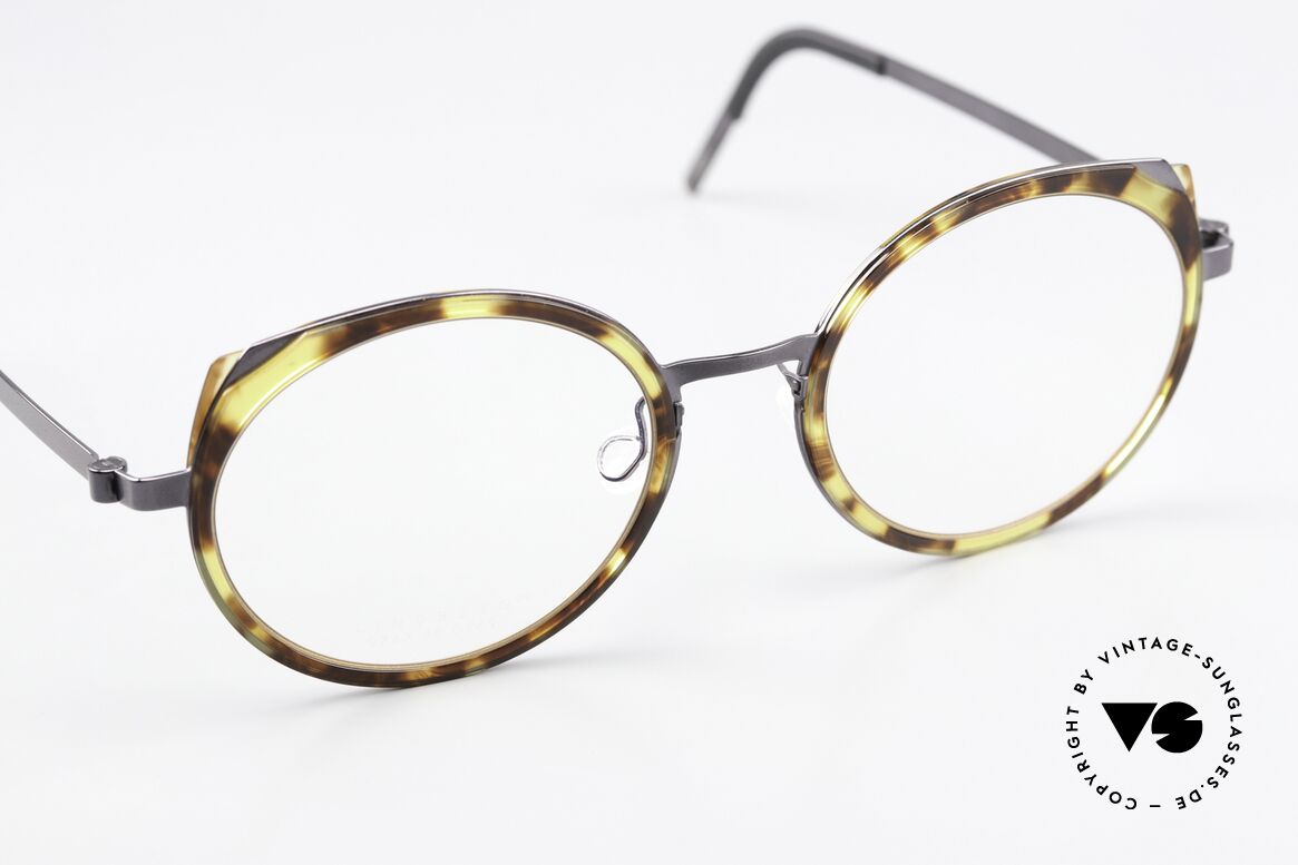 Lindberg 9747 Strip Titanium Ladies Round Cateye Design, ungetragenes Designerstück mit orig. Etui von Lindberg, Passend für Damen