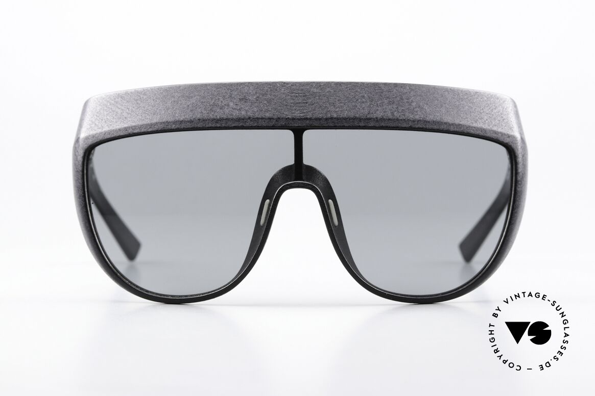 Mykita Mylon Vega Haute Couture Sonnenbrille, Modell Vega in color 301 Pitch (Black Solid Lenses), Passend für Herren und Damen