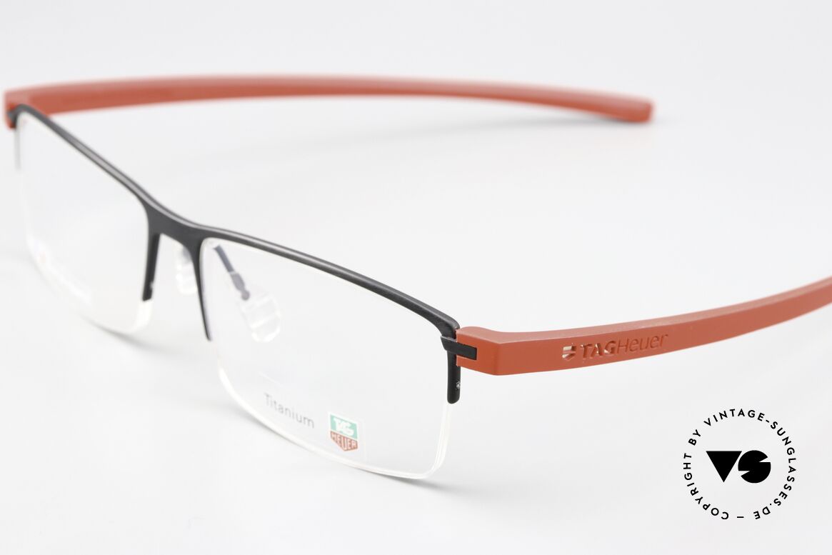 Tag Heuer 3921 Reflex Halbrand Titanium Brille, sportlicher und luxuriöser Lifestyle für Männer, Passend für Herren