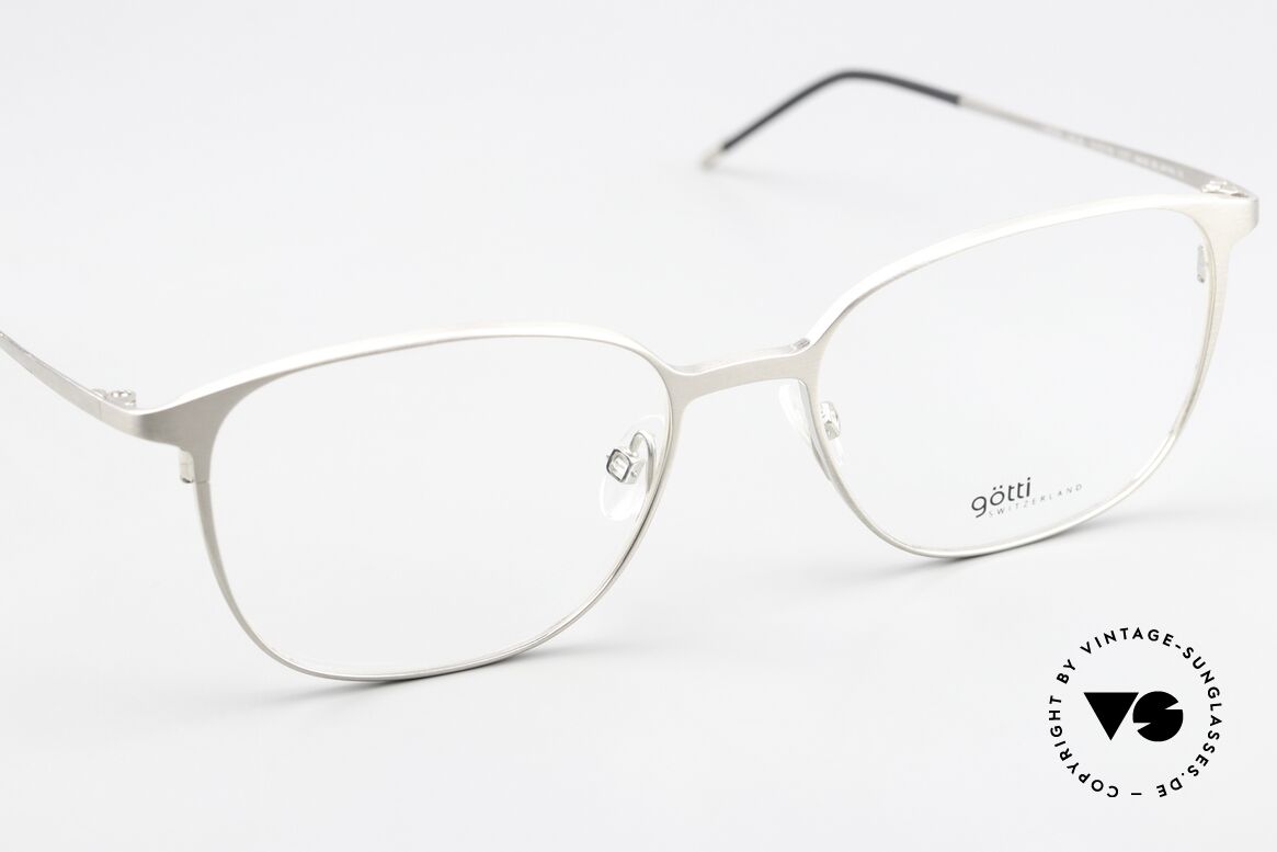 Götti Leos Super Bequeme Titanbrille, ungetragenes Designerstück von 2016, mit Hartetui, Passend für Damen