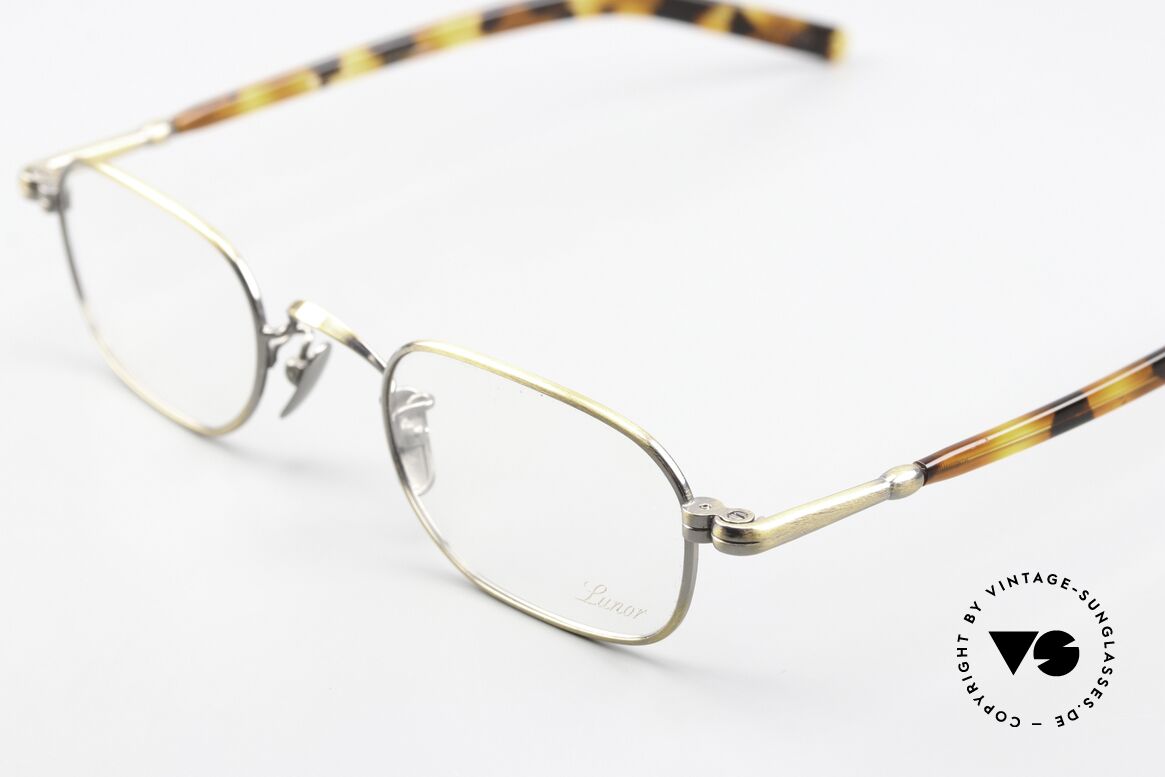 Lunor VA 105 Eckige Fassung Antik Gold, Modell VA 105: Bügel aus einer Acetat-Metallkombi, Passend für Herren und Damen