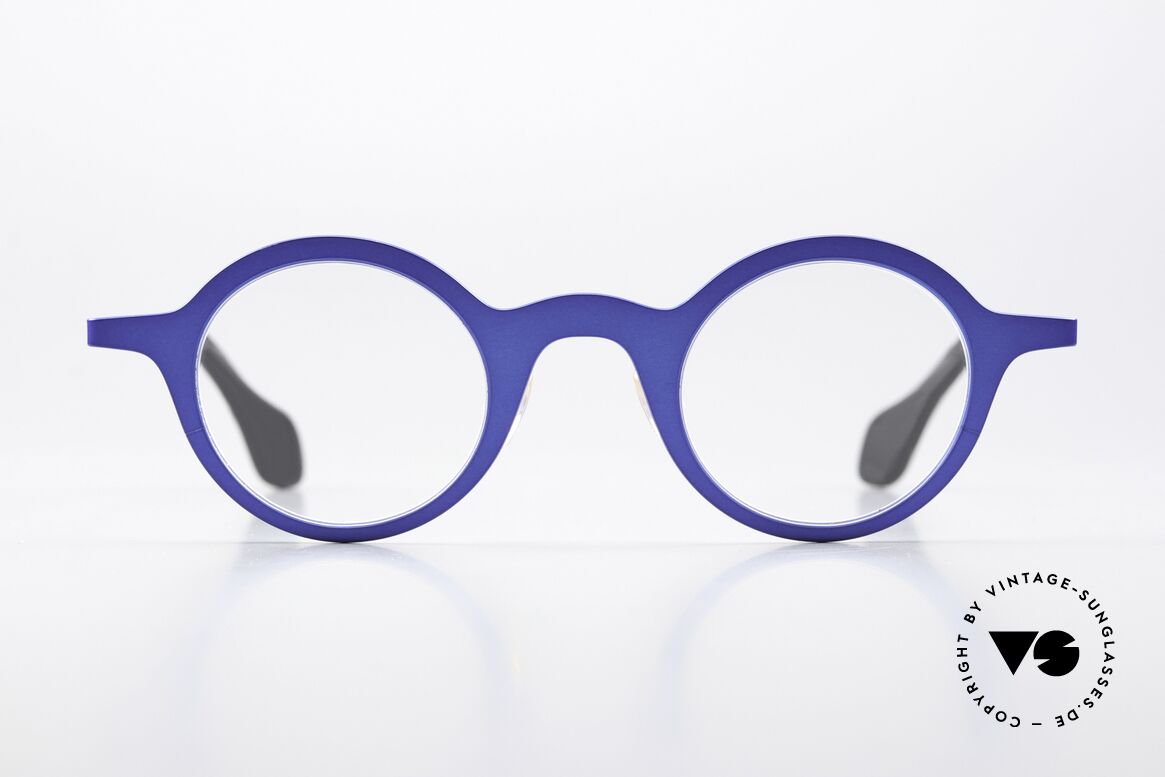 Theo Belgium Mille 24 Metallfassung Blau Metallic, runde Unisex-Designerbrille von Theo Belgium, Passend für Herren und Damen