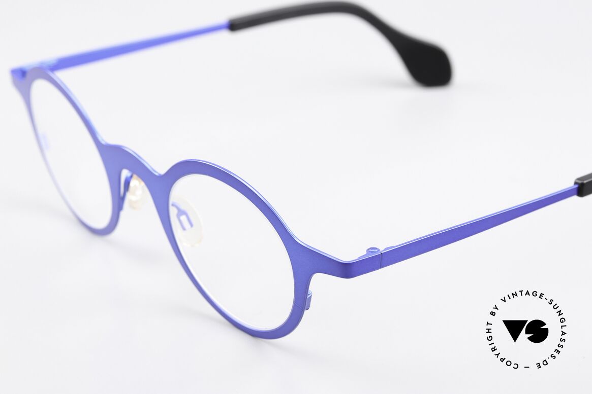 Theo Belgium Mille 24 Metallfassung Blau Metallic, ungetragen; wie alle unsere vintage Theo Brillen, Passend für Herren und Damen