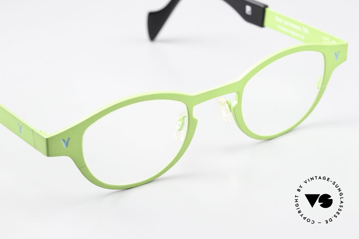 Theo Belgium Seventeen Titanium Brille In Mintgrün, ungetragen; wie alle unsere vintage Theo Brillen, Passend für Herren und Damen