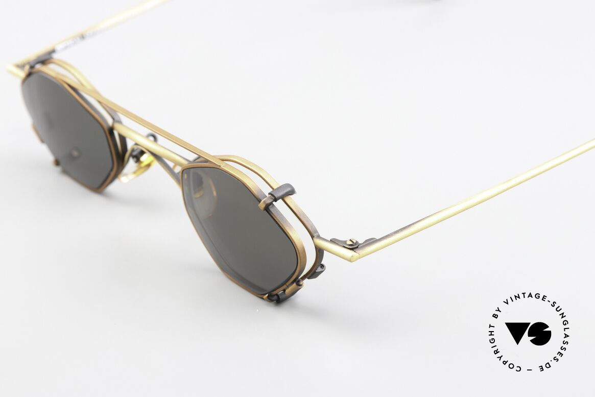 Christian Roth 2402 Achteckige Brille Antik Gold, mit praktischem Sonnen-Clip für 100% UV Protection, Passend für Herren und Damen