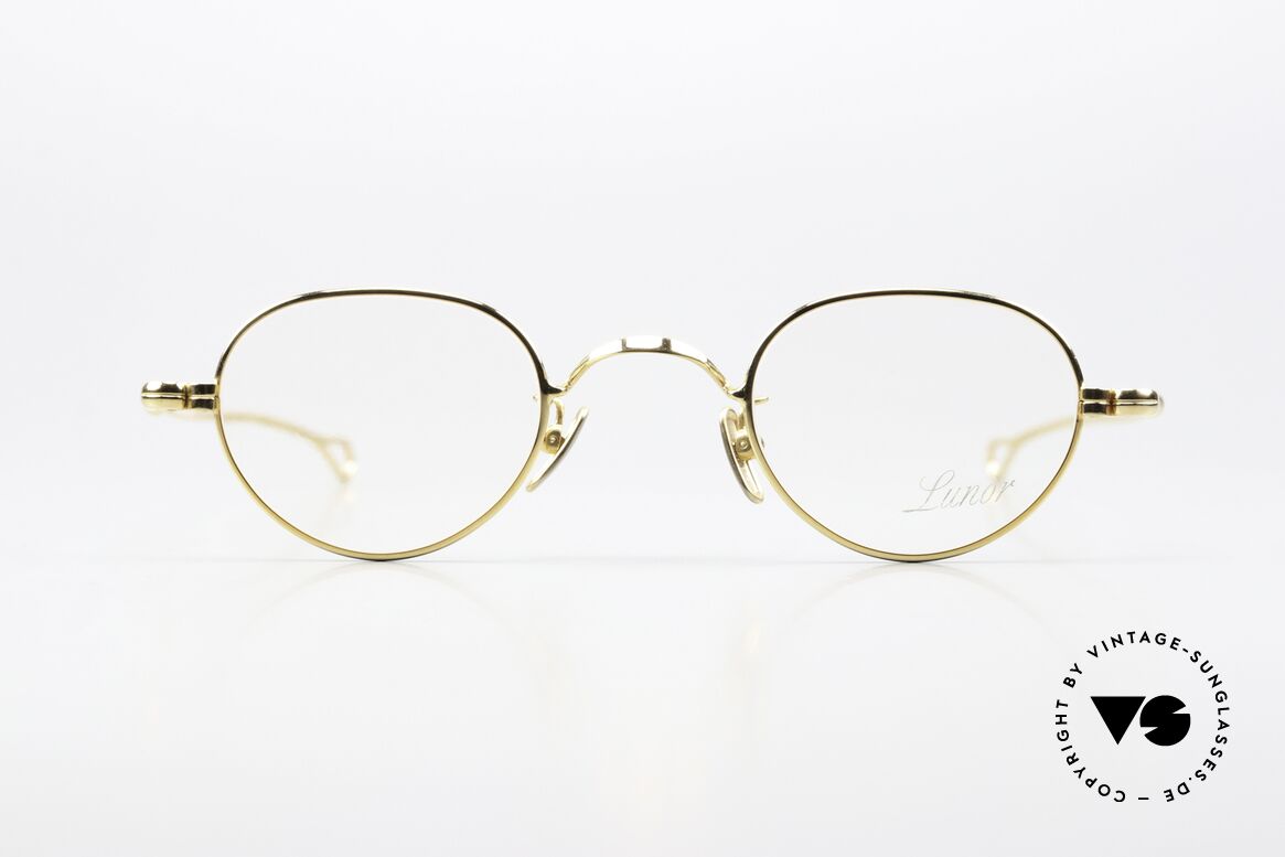 Lunor V 103 Zeitlose Brille Gelbgold, ohne große Logos; stattdessen mit zeitloser Eleganz, Passend für Herren und Damen