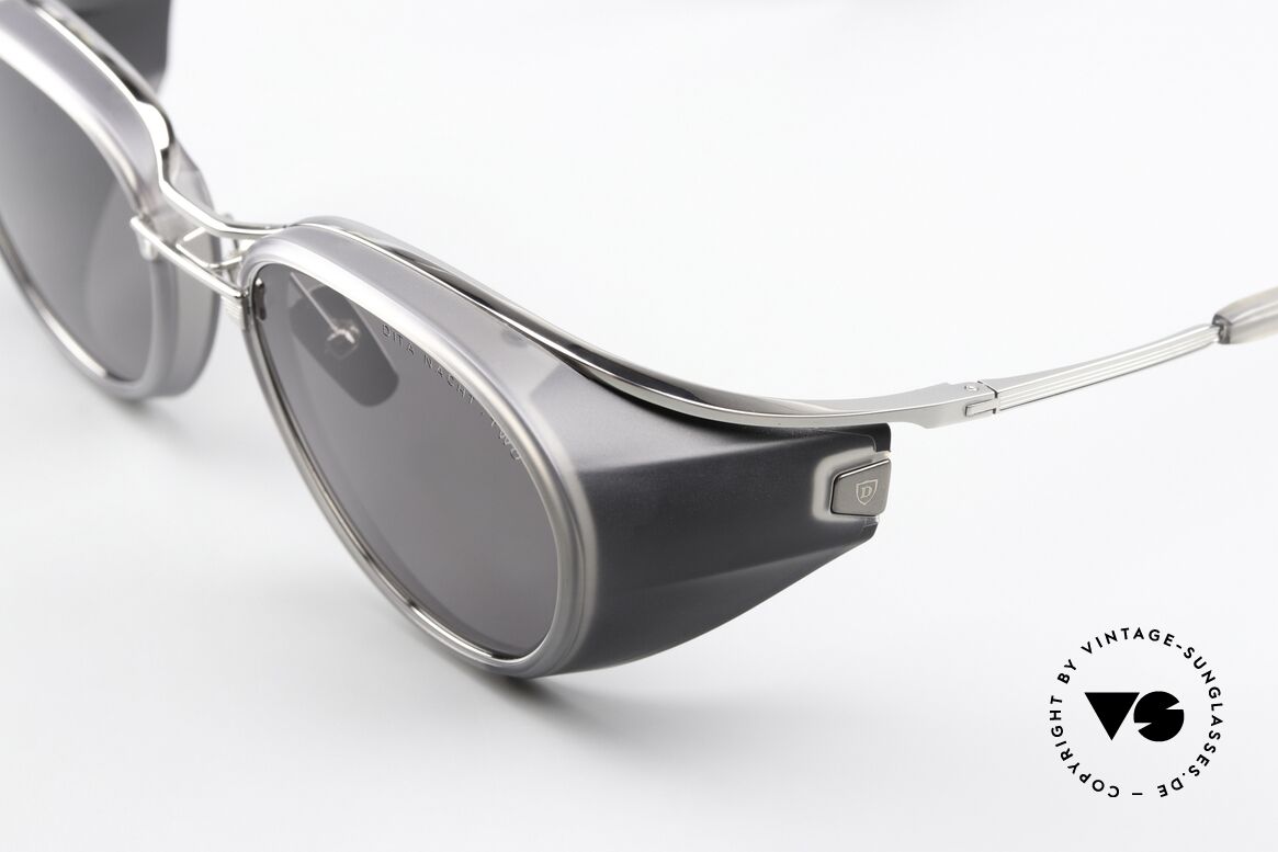DITA Nacht Two Seitenblende Sonnenbrille, graue, entspiegelte Sonnengläser; 100% UV Protection, Passend für Herren