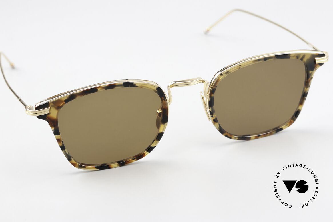 Thom Browne TBS905 Feinste Herrensonnenbrille, ein edles Designer-Accessoire für alle Mode-Liebhaber, Passend für Herren
