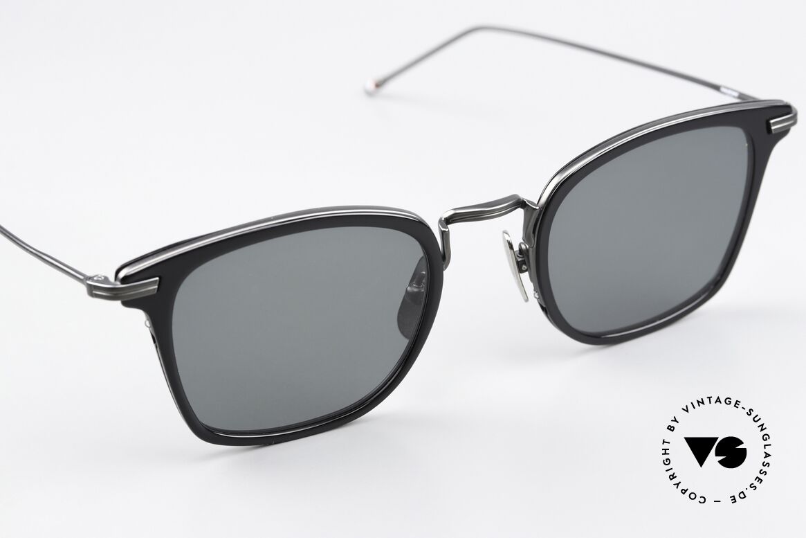 Thom Browne TBS905 Sehr Stilvolle Sonnenbrille, ein edles Designer-Accessoire für alle Mode-Liebhaber, Passend für Herren