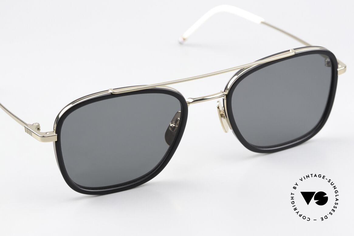 Thom Browne TBS800 Eckige Herrensonnenbrille, ein edles Designer-Accessoire für alle Mode-Liebhaber, Passend für Herren