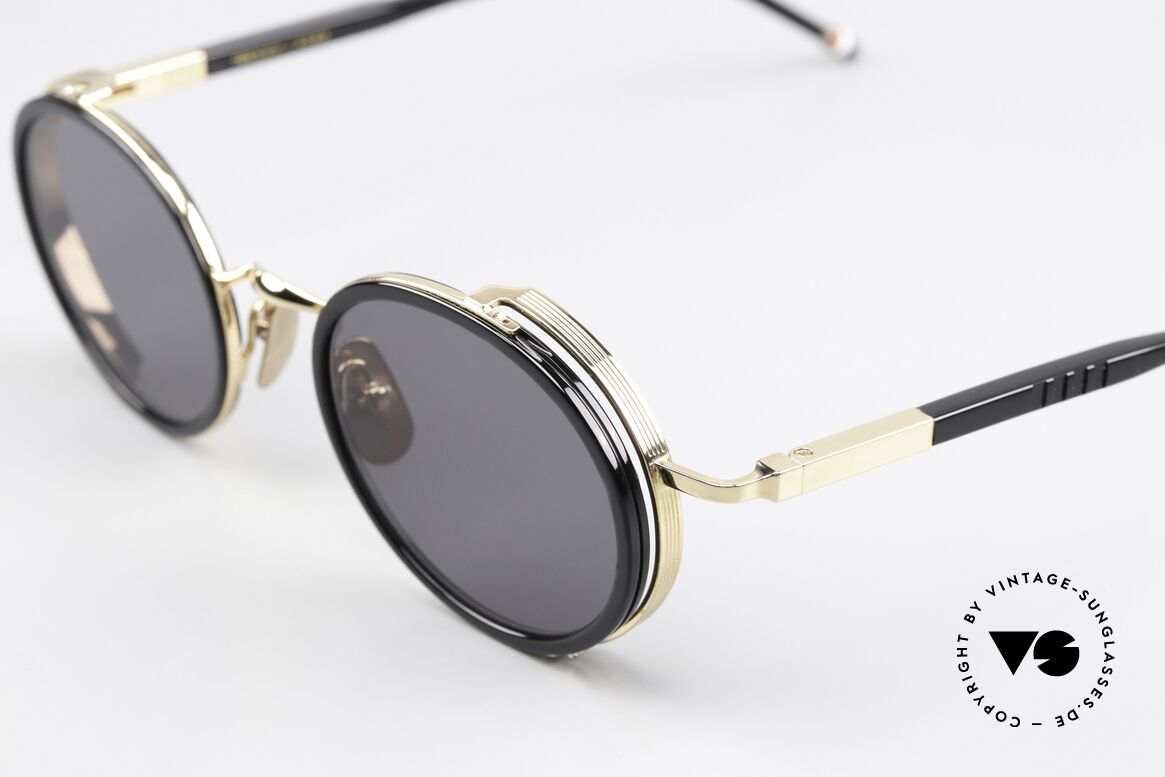 Thom Browne TBS813 Stilvolle Sonnenbrille Black, entspiegelte Sonnengläser in Grau-Tönung, 100% UV, Passend für Herren