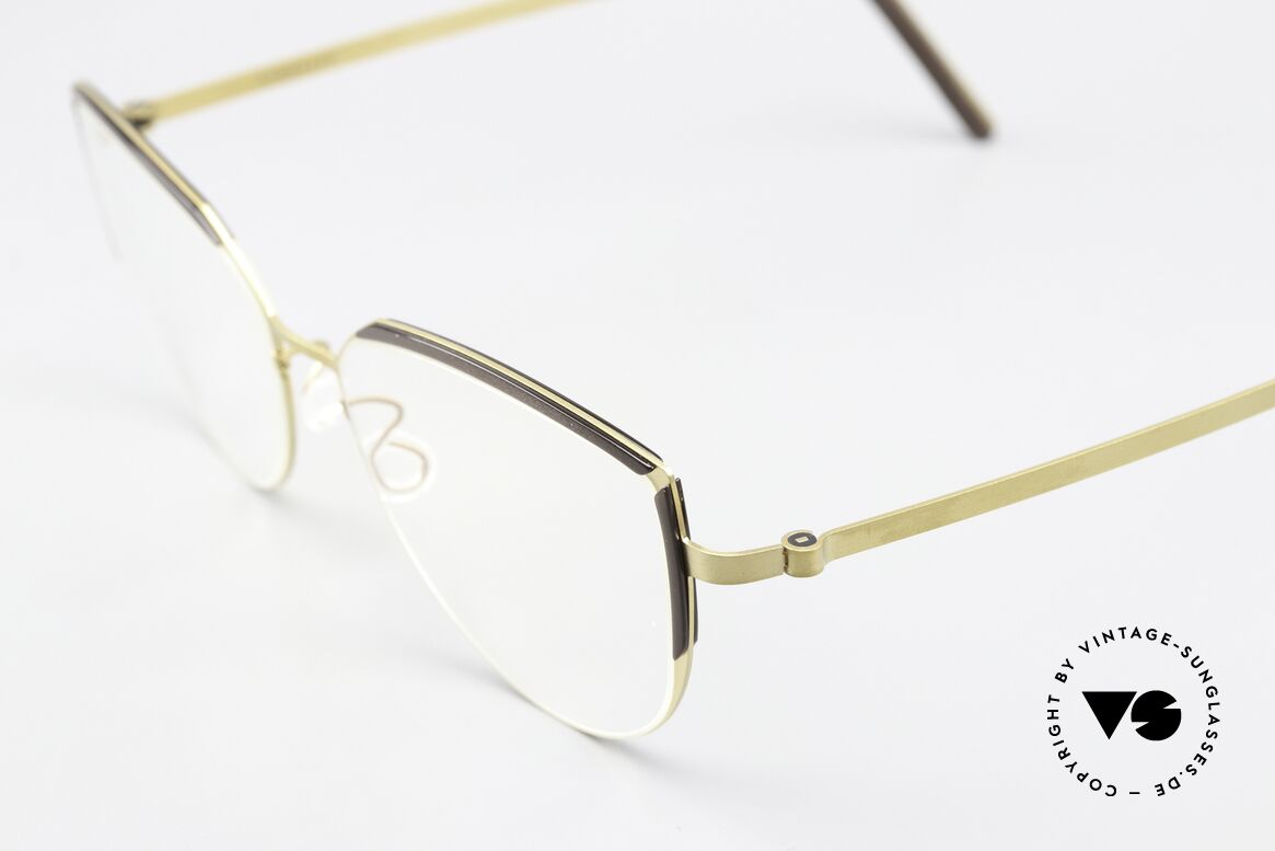 Lindberg 9855 Strip Titanium Sehr Feminine Designerbrille, trägt für uns das Prädikat "TRUE VINTAGE LINDBERG", Passend für Damen
