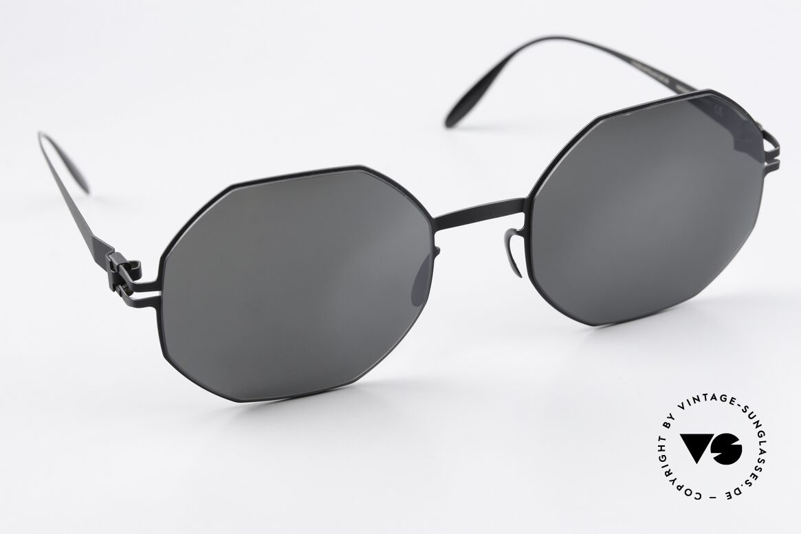 Mykita Ursula Design by Bernhard Willhelm, ungetragenes Modell von 2015; mit Etui von MYKITA, Passend für Damen
