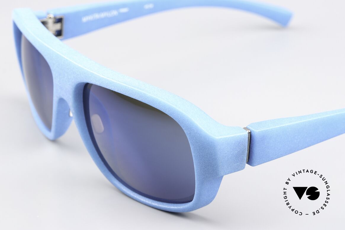 Mykita Mylon Titan Blau Verspiegelte Gläser, Brillenliebhaber wissen um das Mylon Konzept, Passend für Herren