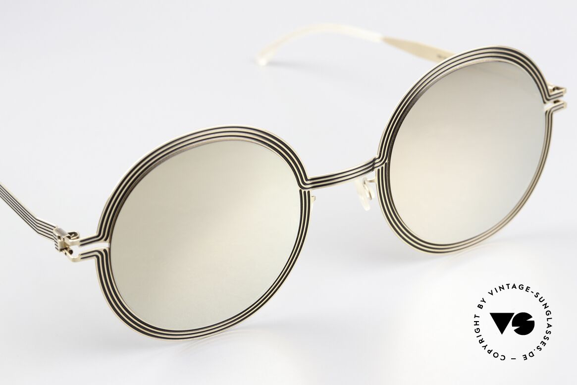 Mykita Studio 6.3 XXL Brille Gold Verspiegelt, dadurch wird fast ein psychedelischer Effekt erzeugt, Passend für Damen