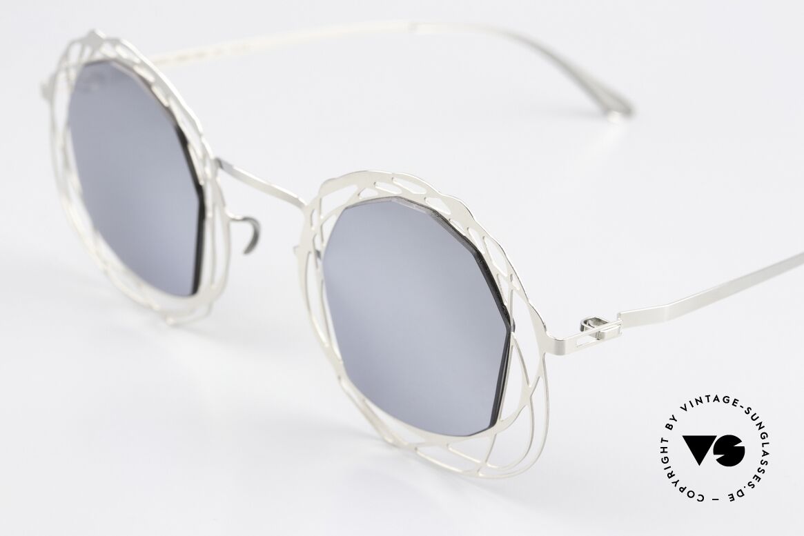 Mykita Nita Spektakuläre Designerbrille, grandioser Farbcode 051: Shiny Silver / Silver Flash, Passend für Damen