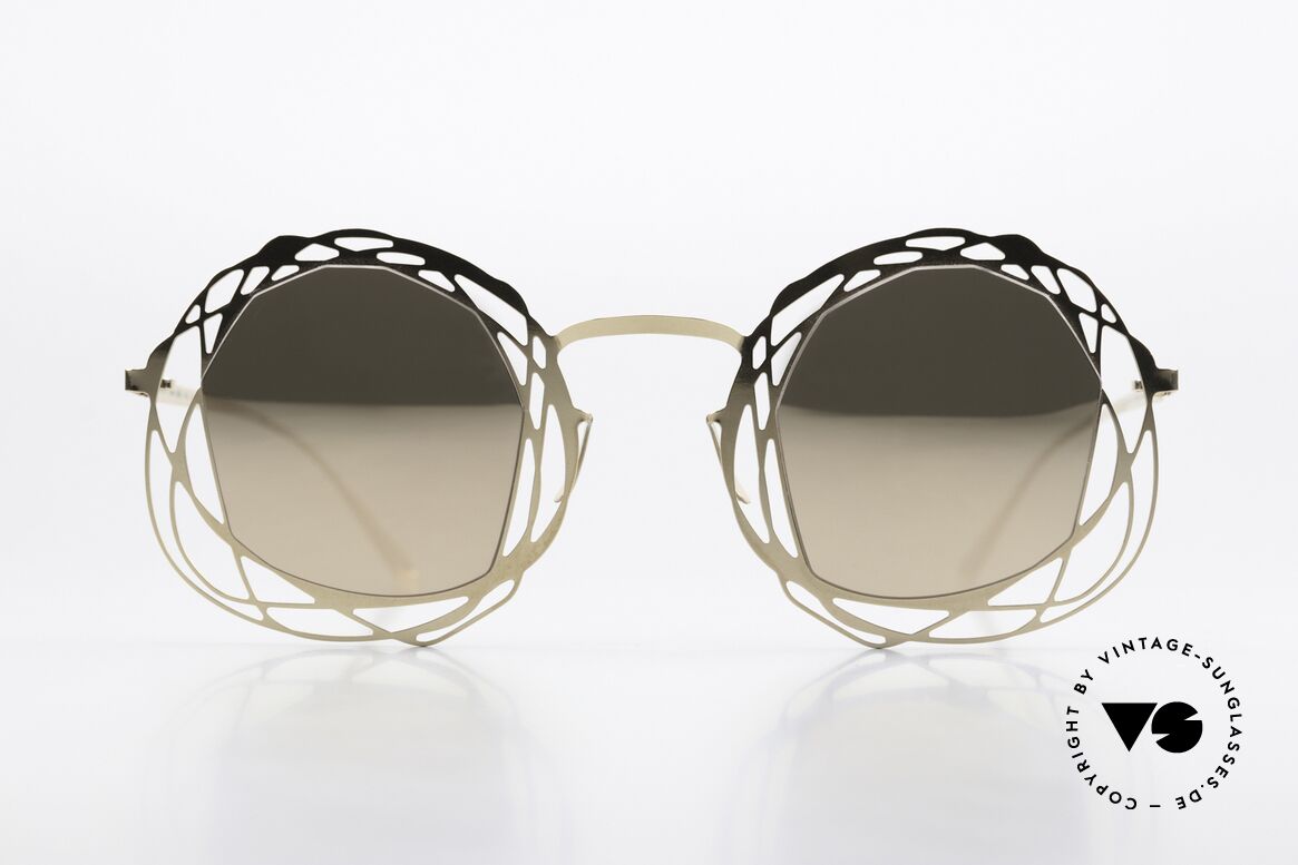 Mykita Nita Spektakuläres Brillendesign, eine Zusammenarbeit mit Modedesigner Damir Doma, Passend für Damen