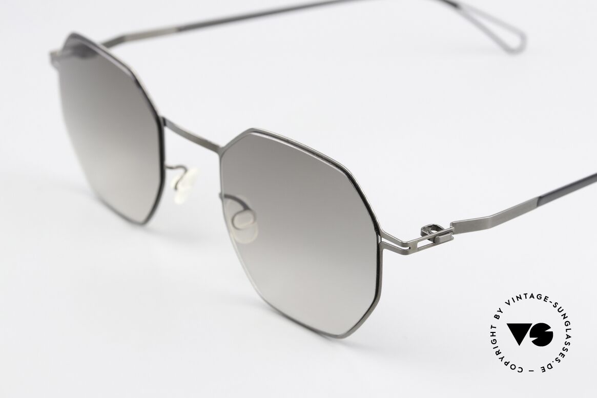 Mykita Walsh Bernhard Willhelm Design, color 841 = Shiny Graphite / Original Grey Gradient, Passend für Herren und Damen