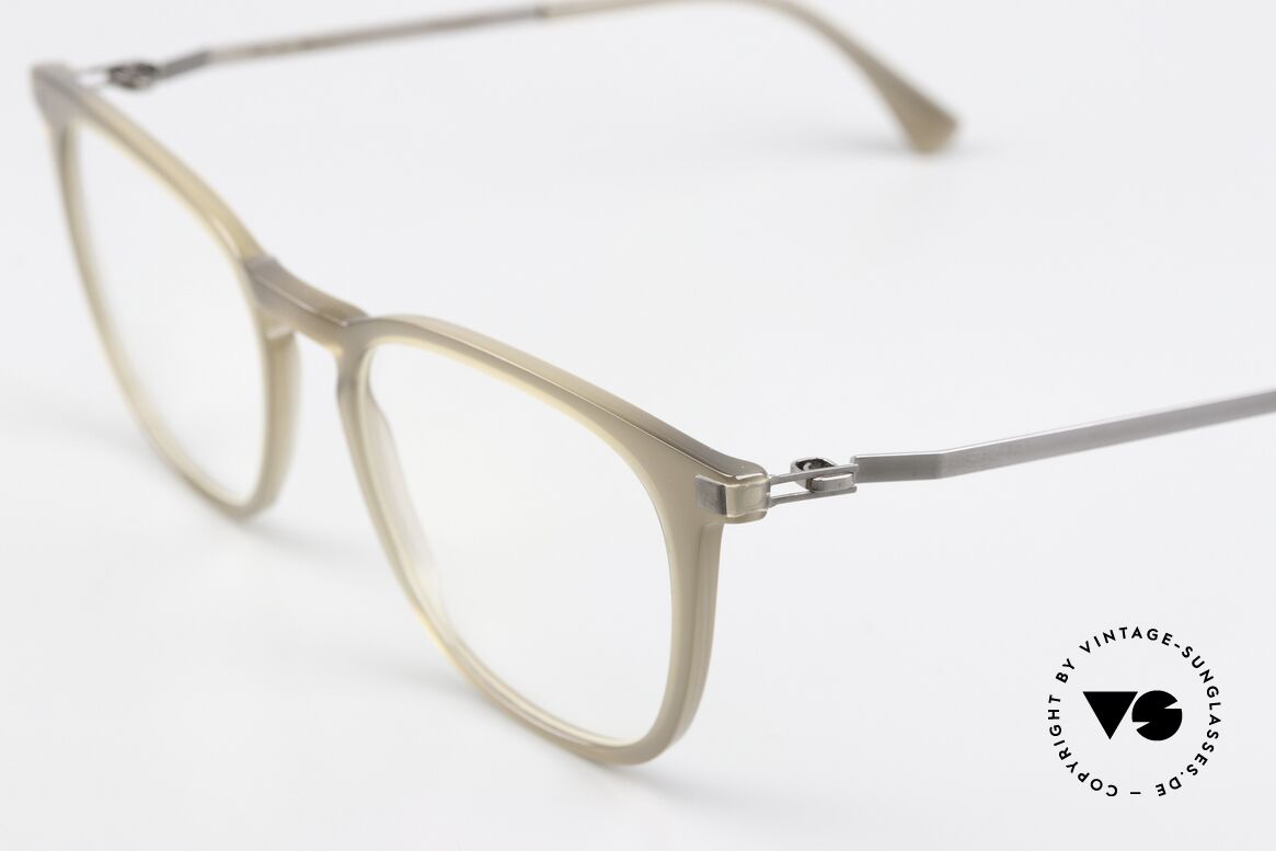 Mykita Eska Designer Brille Berlin 2013, zeitloser Farbcode 918 heißt: Taupe / Shiny Graphite, Passend für Herren und Damen