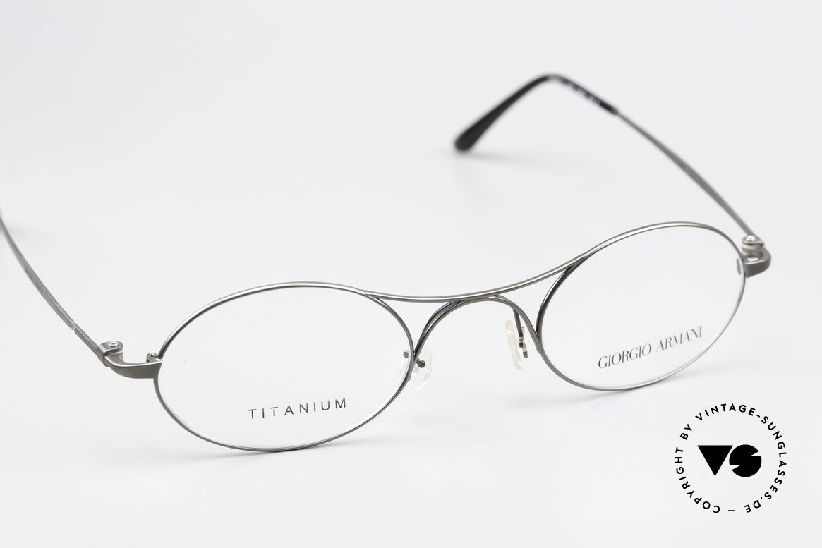 Giorgio Armani 229 AR5027 Veredelte Neuauflage Titan, sehr puristisch: einfache 'Drahtbrille' mit einem X-Steg), Passend für Herren und Damen
